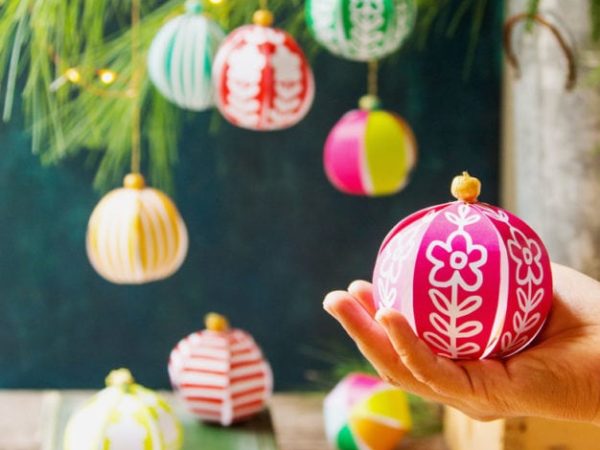 diy-paper-christmas-ornaments-12-classic-paper-baubles