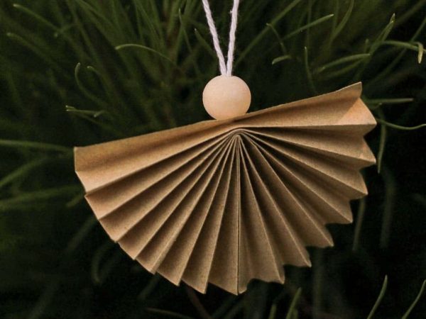 diy-paper-christmas-ornaments-7-paper-fan-angels